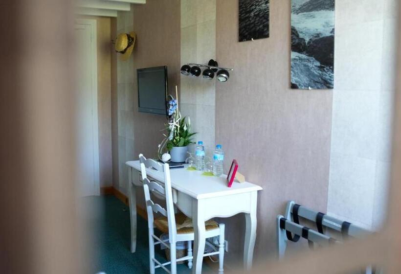 غرفة عائلية, Hôtel Picardia