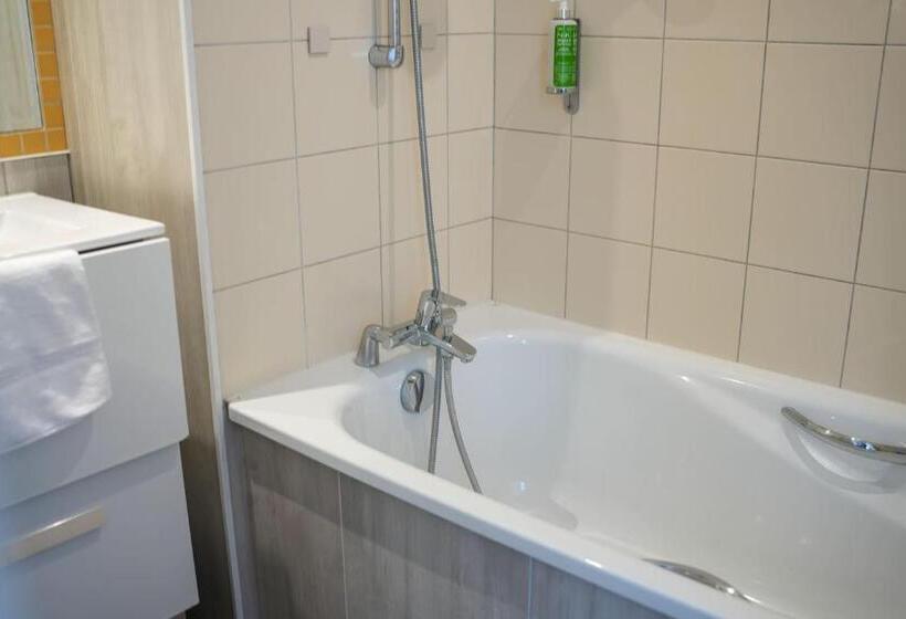 غرفة قياسية ثلاثية, Hôtel Picardia