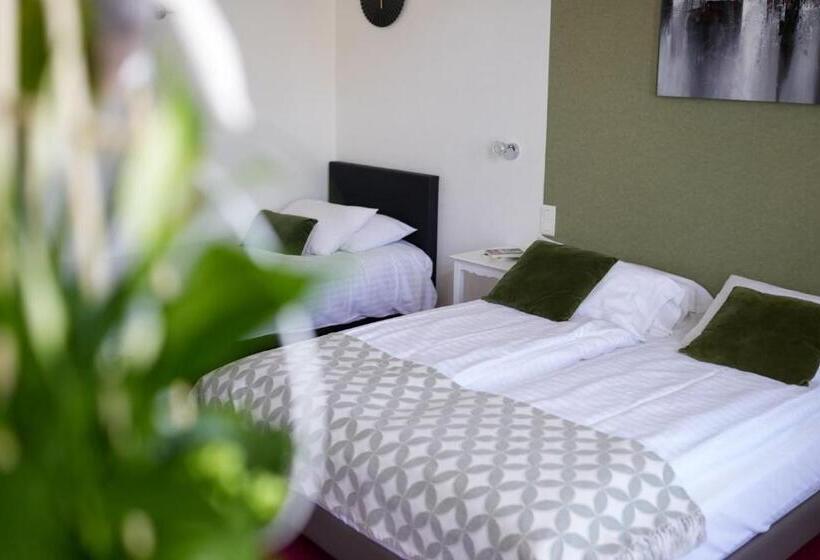 غرفة قياسية ثلاثية, Hôtel Picardia