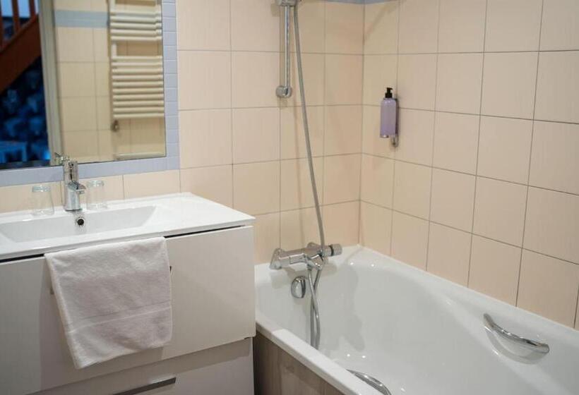 غرفة قياسية ثلاثية, Hôtel Picardia