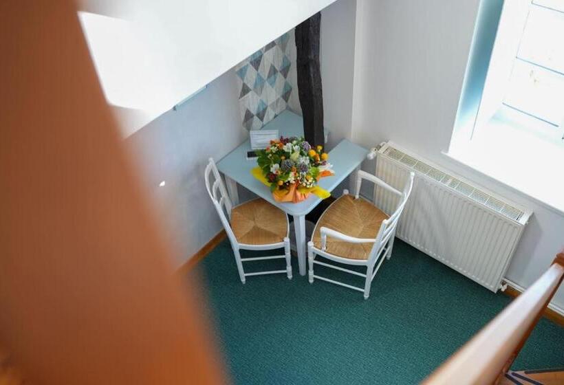 Семейный Номер, Hôtel Picardia