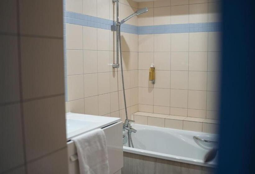 غرفة قياسية ثلاثية, Hôtel Picardia