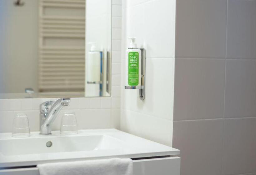 غرفة عائلية, Hôtel Picardia