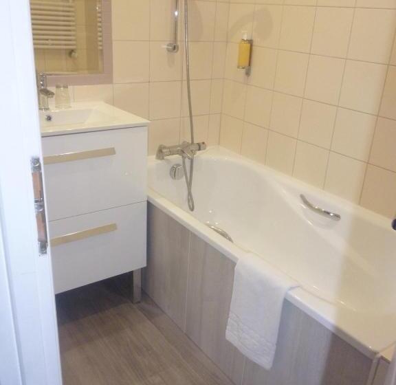 غرفة عائلية, Hôtel Picardia