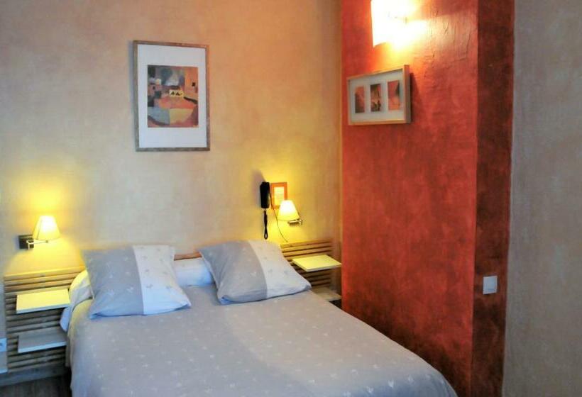 Номер Стандарт, Hôtel Saint Jean