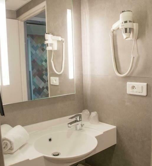 スタンダードルーム, Kyriad Montpellier Ouest St Jean De Védas   A709