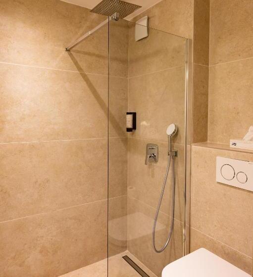 חדר סטנדרט לשלושה, L Amandiere