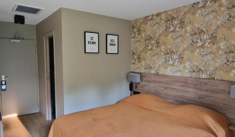 חדר משפחתי, L Amandiere