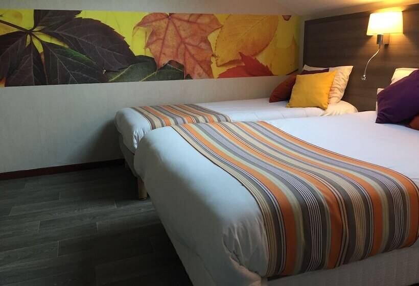 غرفة عائلية, Hôtel De L Avenue