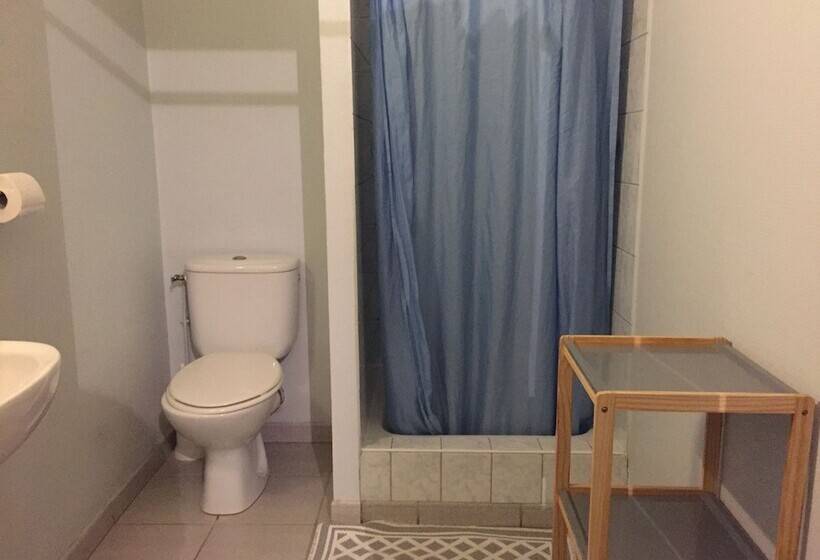 غرفة قياسية, Hôtel De L Avenue