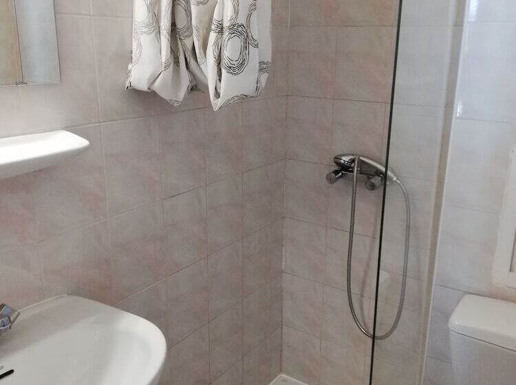 غرفة قياسية ثلاثية, L'Auberge d'Eygliers