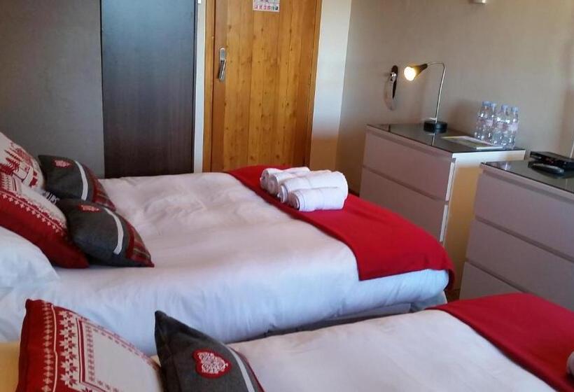 اتاق کلاسیک سه تخته, Le Chal Heureux