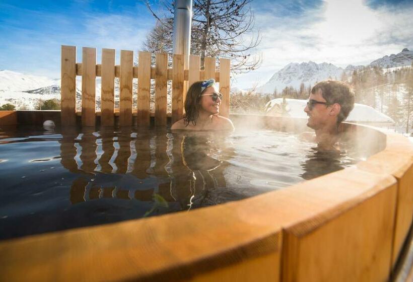 اتاق خانوادگی, Le Chal Heureux