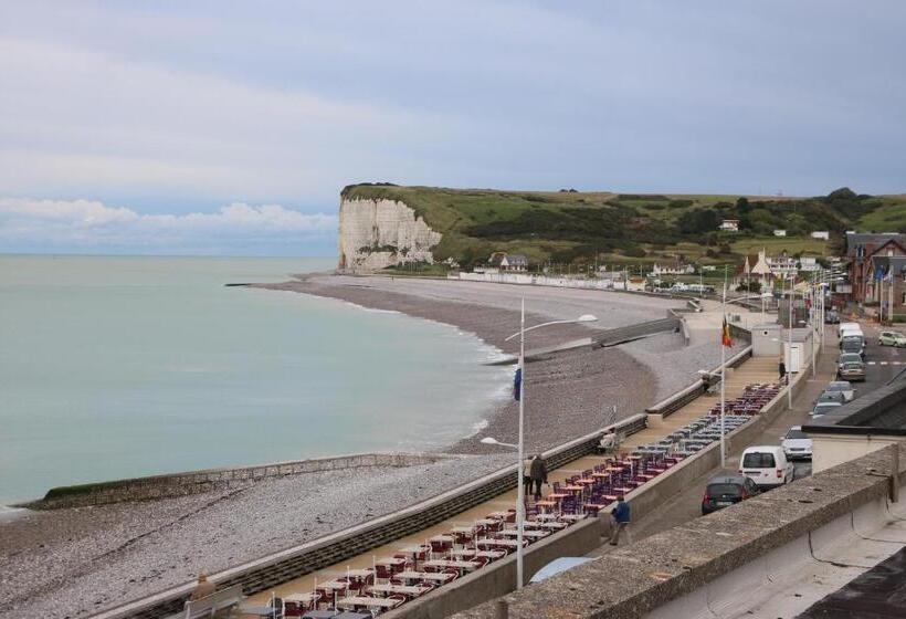 阁楼房, Les Fregates