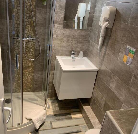 标准间带山景, Les Fregates