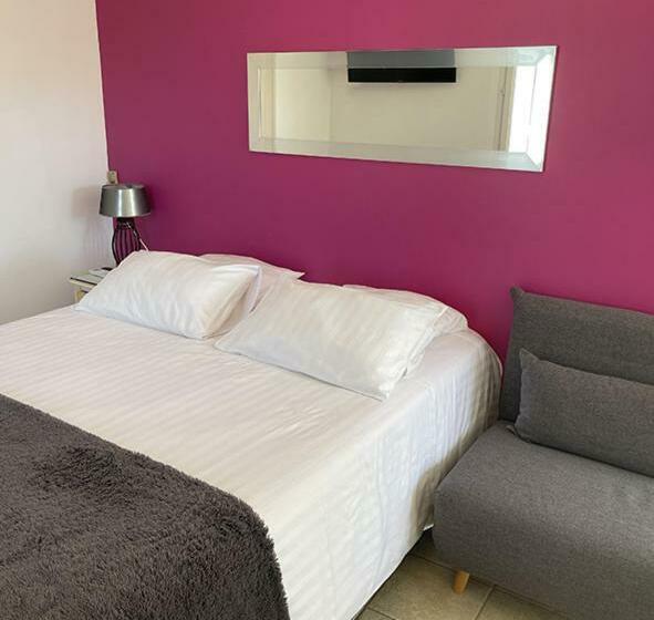 חדר סופריור לשלושה, Les Loges Du Luberon