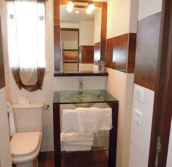 חדר סטנדרט לארבעה, Les Loges Du Luberon