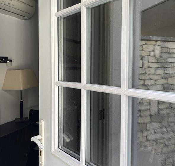 חדר סטנדרט לארבעה, Les Loges Du Luberon