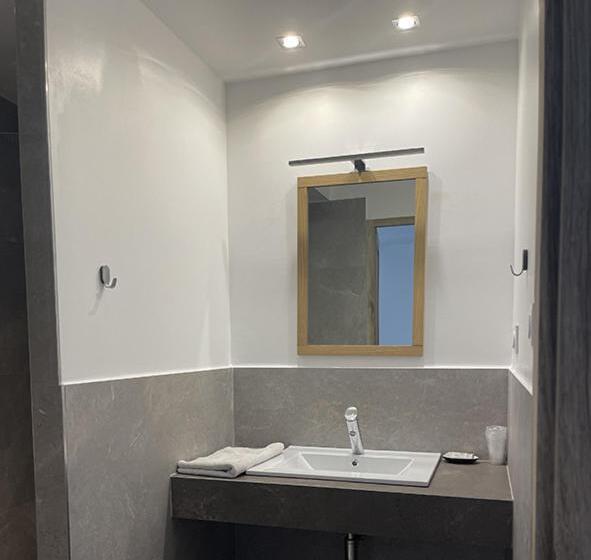 חדר סטנדרט לארבעה, Les Loges Du Luberon