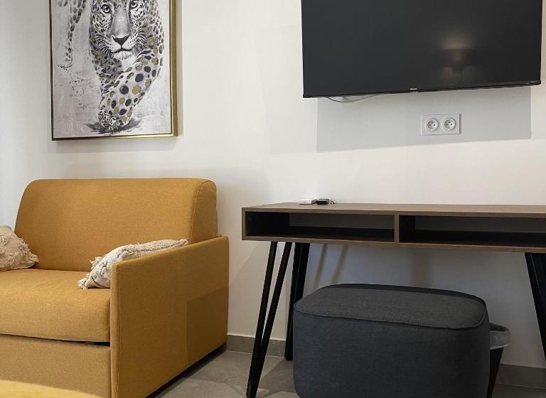 غرفة قياسية ثلاثية, Les Loges Du Luberon