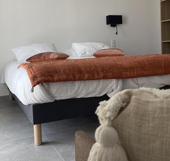 Quarto Triplo Estandar, Les Loges Du Luberon