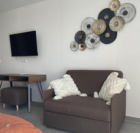 غرفة قياسية ثلاثية, Les Loges Du Luberon