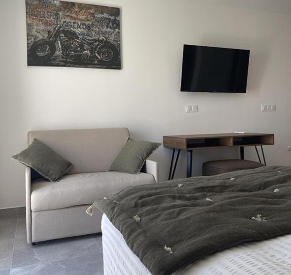 חדר סטנדרט לשלושה, Les Loges Du Luberon