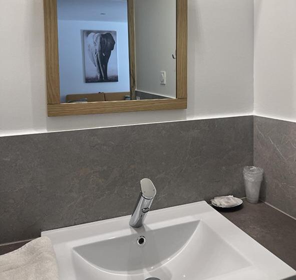 חדר סטנדרט לארבעה, Les Loges Du Luberon