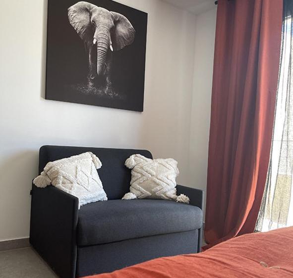 غرفة قياسية ثلاثية, Les Loges Du Luberon