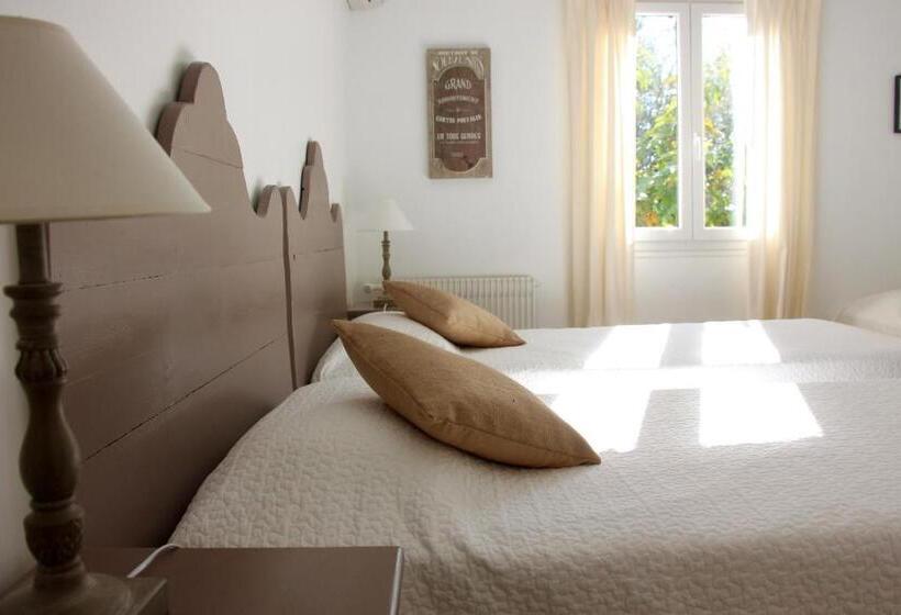 家庭间, Les Oliviers