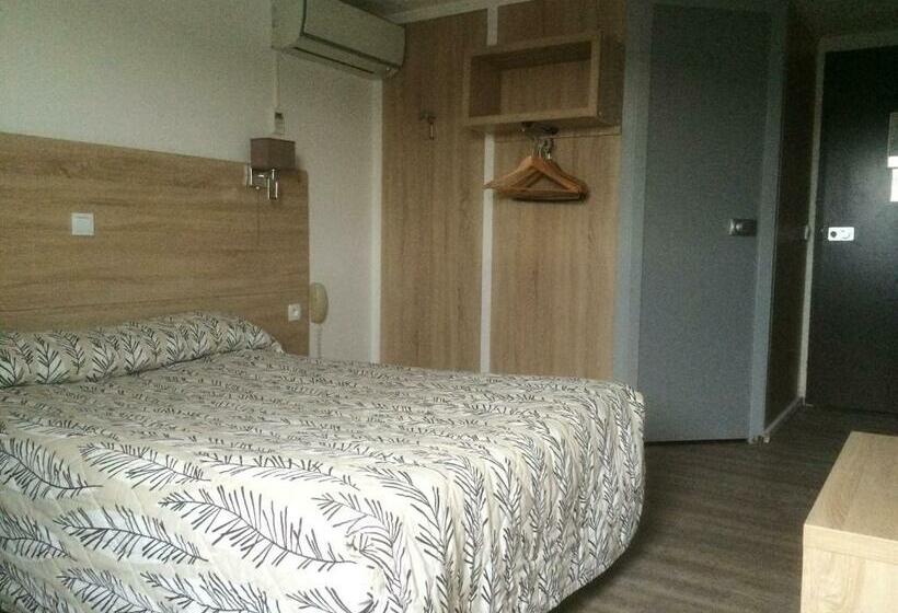 Quarto Triplo Estandar, Les Tourrades