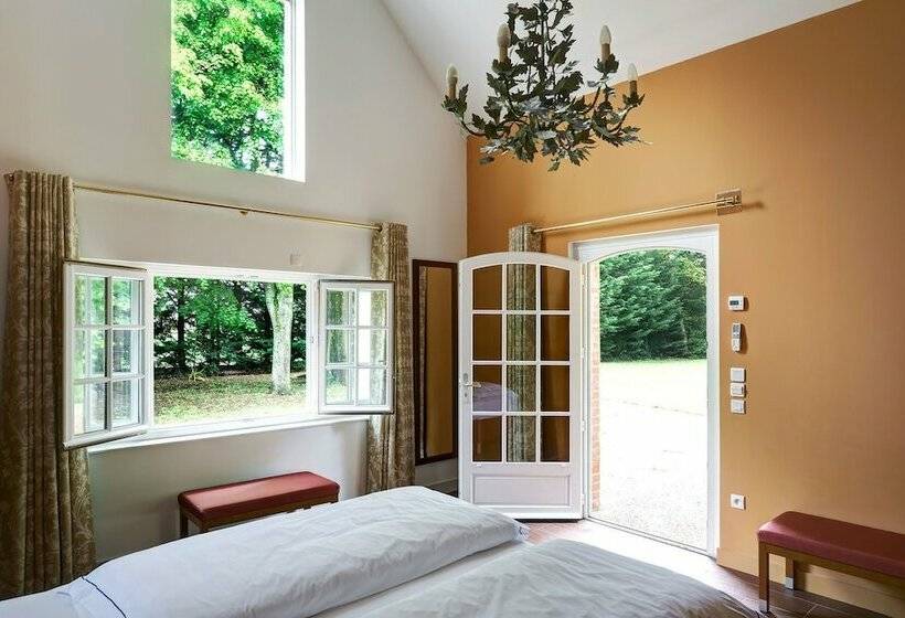 غرفة قياسية, Manoir De Contres