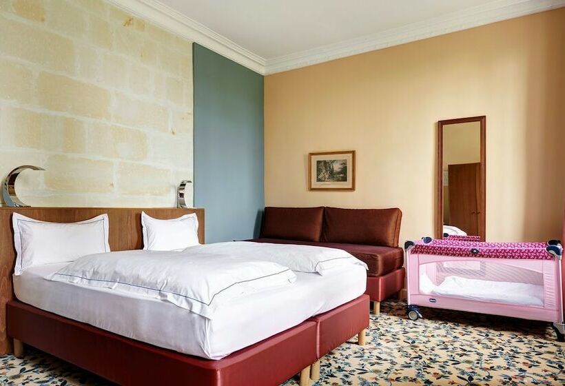 غرفة قياسية, Manoir De Contres