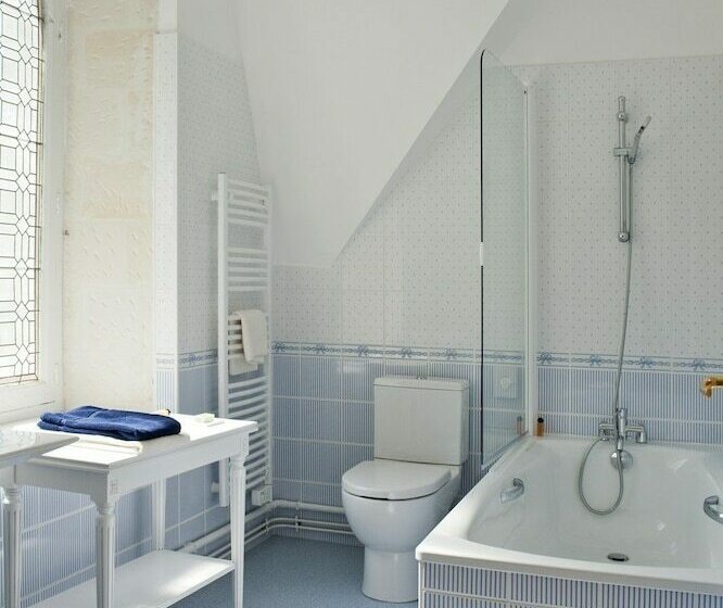 غرفة قياسية, Manoir De Contres