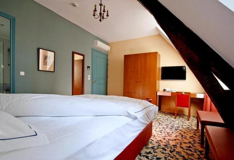 غرفة قياسية, Manoir De Contres