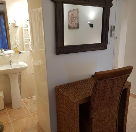 带露台的标准工作室, Villa Maya