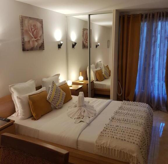 带露台的标准工作室, Villa Maya