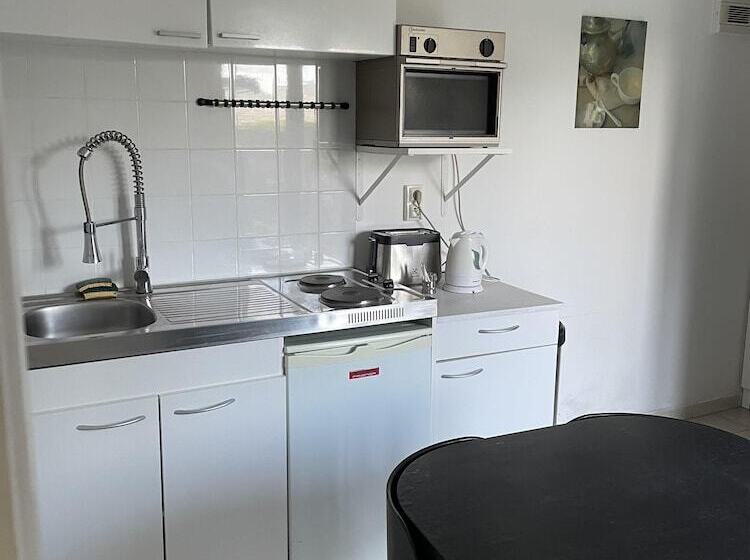 带露台的标准工作室, Villa Maya