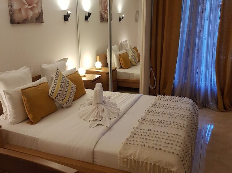 带露台的标准工作室, Villa Maya