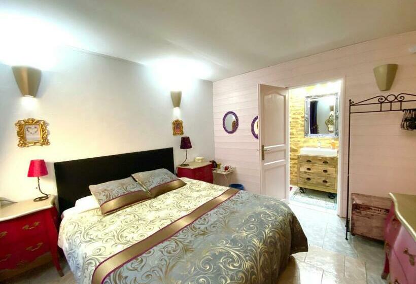 Interiört Standardrum, La Clef Des Songes B&b De Charme   Sarlat Centre   Parking Gratuit   Piscine Et Espace Bien être à 4