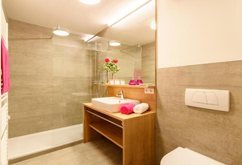 اتاق لوکس با بالکن, Alpengasthof Hotel Schwand