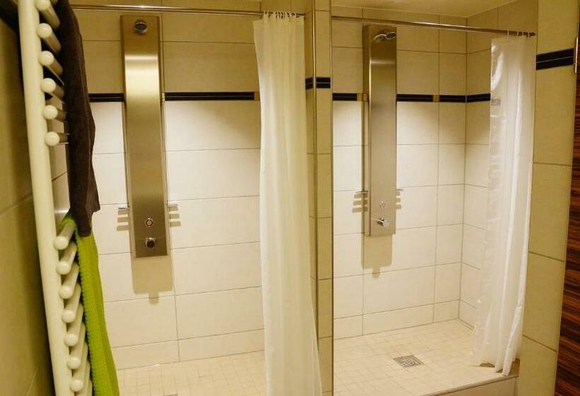 تختخواب در اتاق مشترک, Bavaria City Hostel   Design Hostel