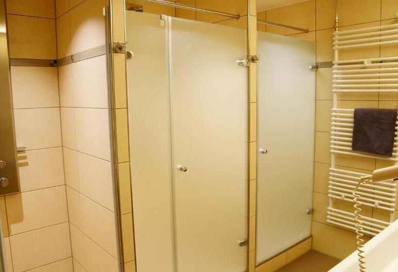 تختخواب در اتاق مشترک, Bavaria City Hostel   Design Hostel