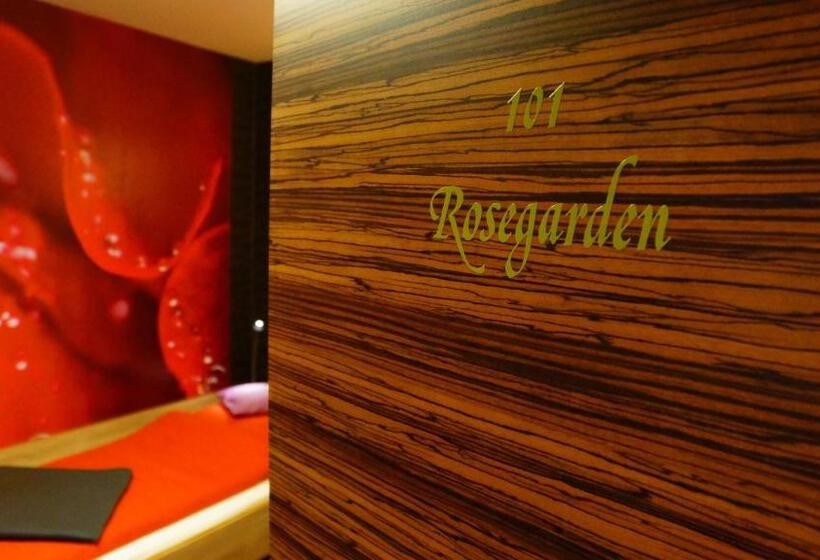 اتاق استاندارد با سرویس بهداشتی مشترک, Bavaria City Hostel   Design Hostel