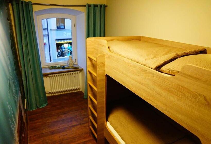 Номер Базовый Совметсный Санузел, Bavaria City Hostel   Design Hostel