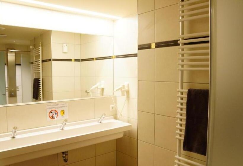 اتاق کلاسیک چهارنفره, Bavaria City Hostel   Design Hostel