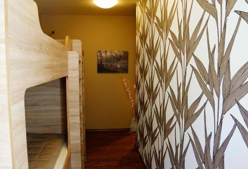 اتاق کلاسیک چهارنفره, Bavaria City Hostel   Design Hostel