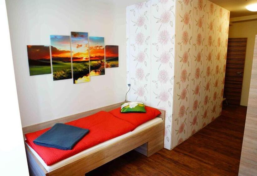Family Suite, Bavaria City Hostel   Design Hostel