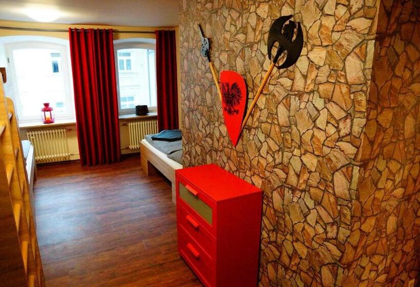 استودیو خانوادگی, Bavaria City Hostel   Design Hostel