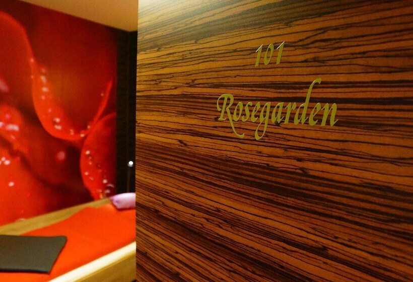 Номер Стандарт Совместная Ванная, Bavaria City Hostel   Design Hostel